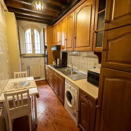 Crispi 91 - Piazza Di Spagna Apartment