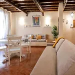 Fram Spanish Steps Apartment *
