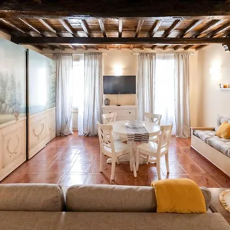 Fram Spanish Steps Apartment *